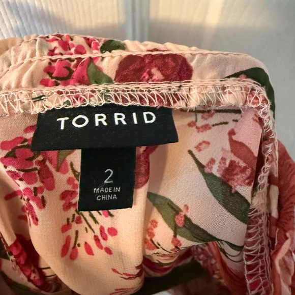 Torrid Size 2 Floral Blouse 🩷 Excellent condition - Picture 6 of 8